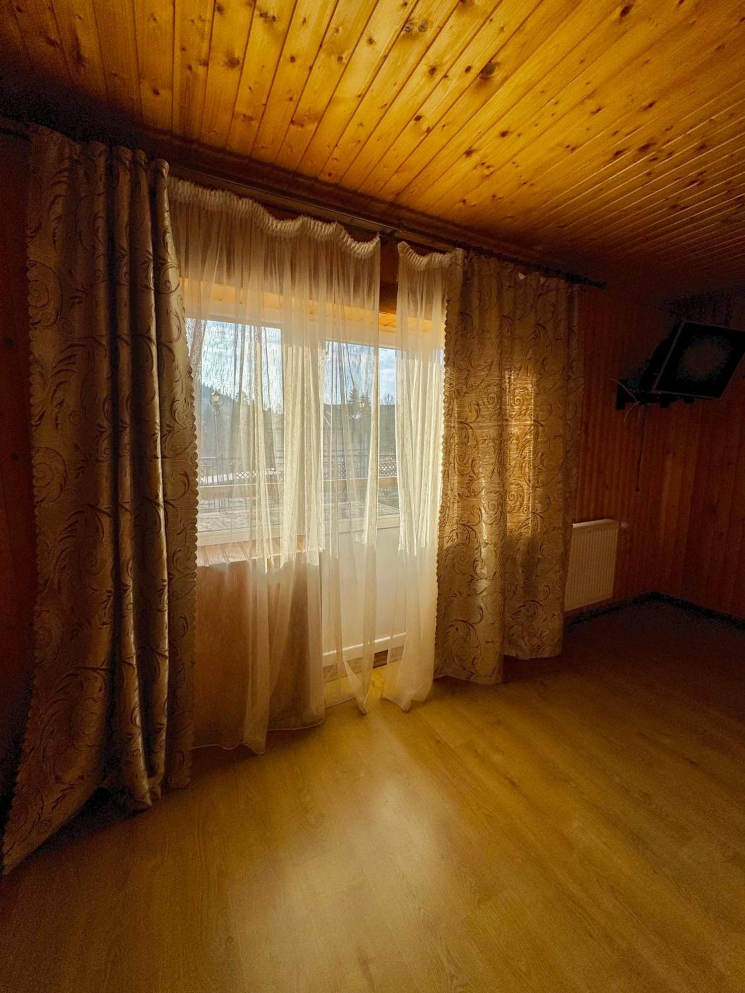 Hotel Опришок Poljanyzja Exterior foto